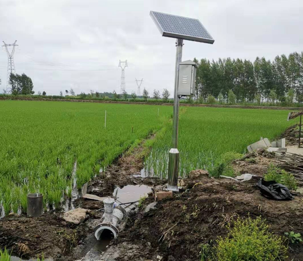 分体电磁式非满管流量计太阳能供电无线通讯使用现场